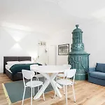 Laubenhaus Daire Bolzano