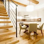 Cooper L Laubenhaus Lejlighed