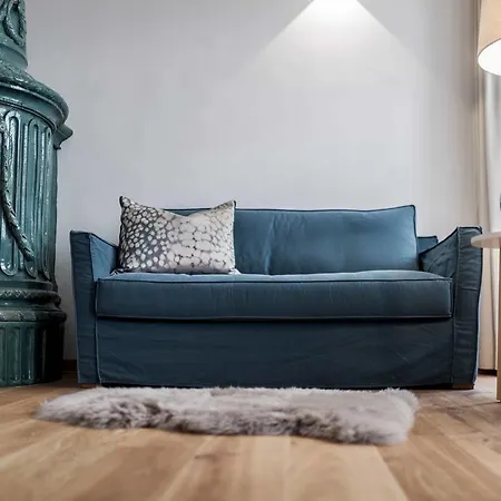 Cooper L Laubenhaus Apartment