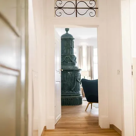 Cooper L Laubenhaus *