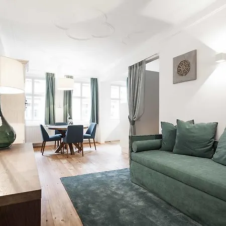 Cooper L Laubenhaus Bolzano