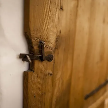 Cooper L Laubenhaus 아파트