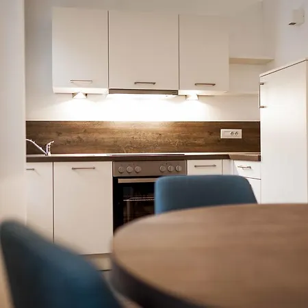 Cooper L Laubenhaus 아파트