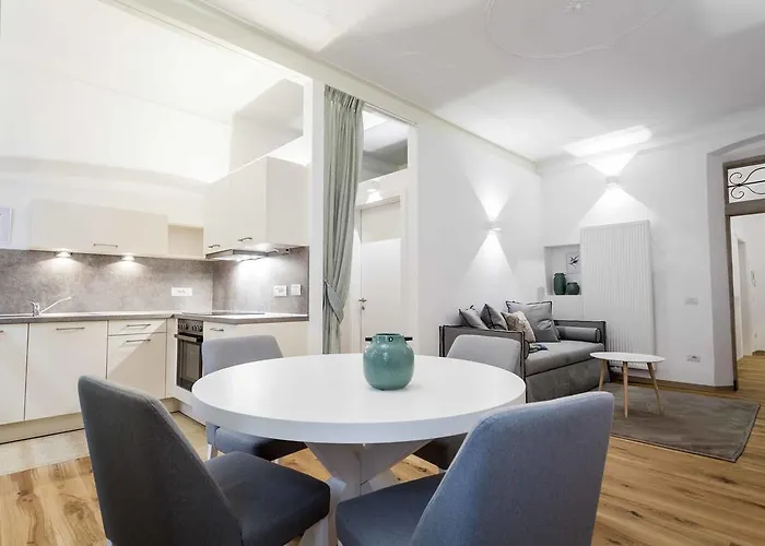 Cooper L Laubenhaus 博尔扎诺