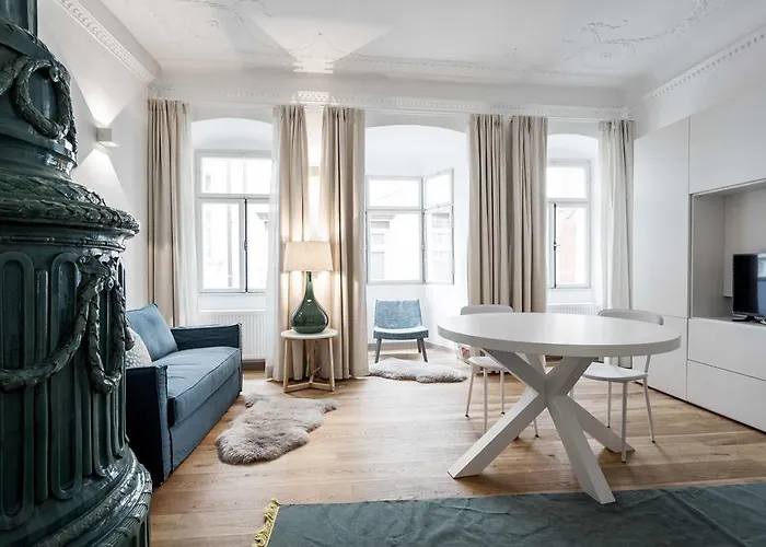 Cooper L Laubenhaus Bolzano