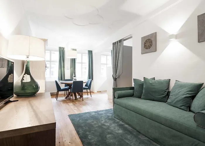 Cooper L Laubenhaus Bolzano