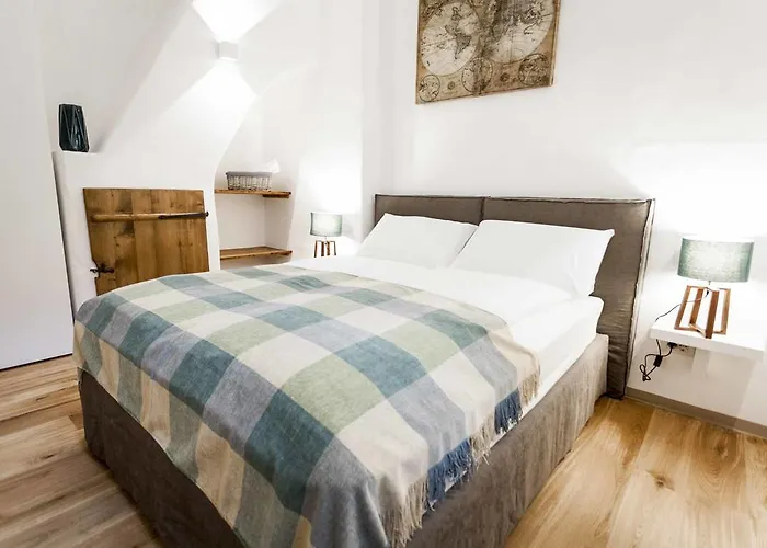 Cooper L Laubenhaus Lejlighed *